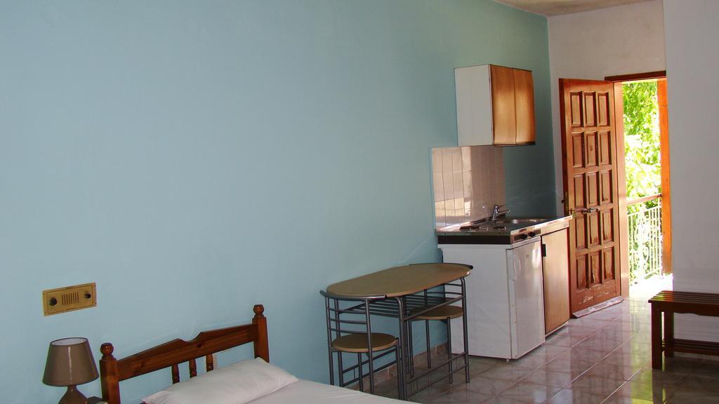 Kristi Apartment Poros  Room photo